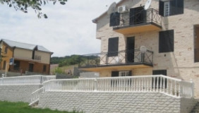 Kiralık 320 m²  Çiftlik Evi in Tsavkisi