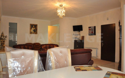  For Sale For Rent 4 room  Apartment in Vera dist.  in Janashia st. 