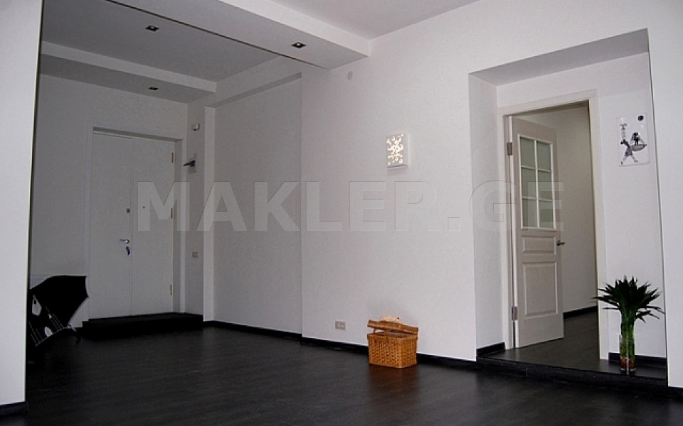  Сдаётся 100 m² площадь Офис в Ваке  на ул. И.Абашидзе 