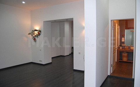  Сдаётся 100 m² площадь Офис в Ваке  на ул. И.Абашидзе 