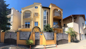 Kiralık 450 m²  Villa in Ortachala