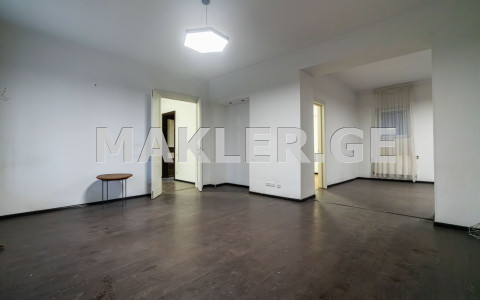  Kiralık 270 m²  Villa in Saburtalo dist.  in Nutsubidze st. 