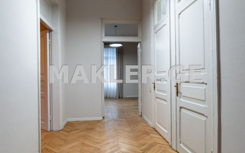  Kiralık 270 m²  Villa in Saburtalo dist.  in Nutsubidze st. 