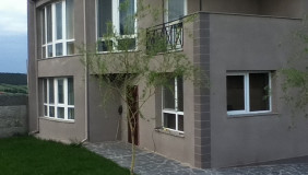 For Sale 240 m² space Private House in Tsavkisi