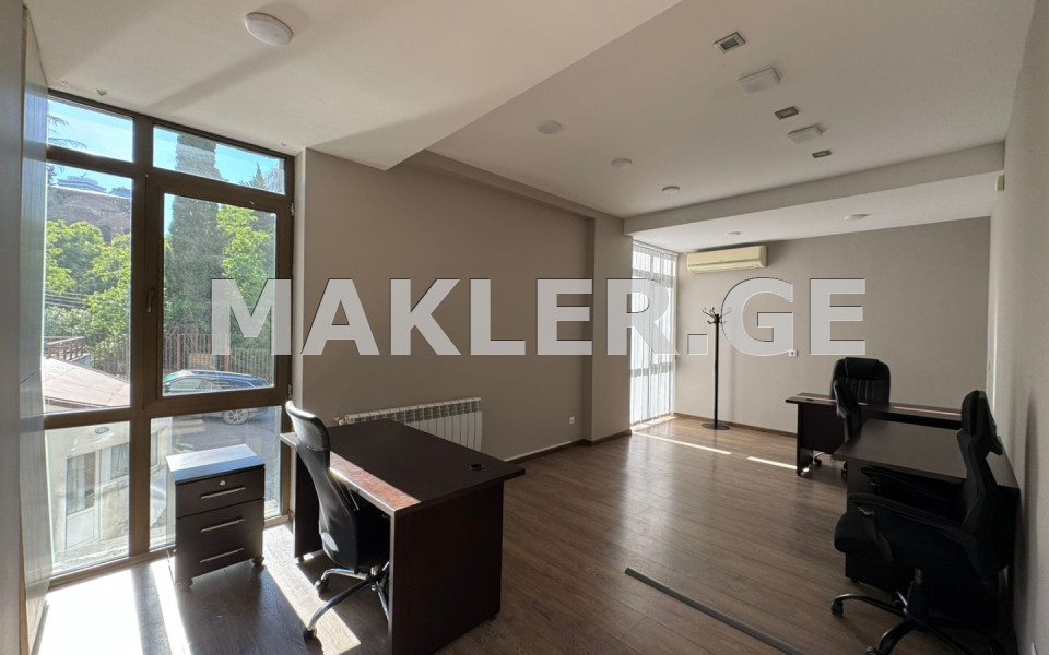  للإيجار 201 m² space مكاتب في منطقة فاكي  in I. Chavchavadze Ave. 