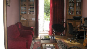 იყიდება 5 ოთახიანი  ბინა საბურთალოზე