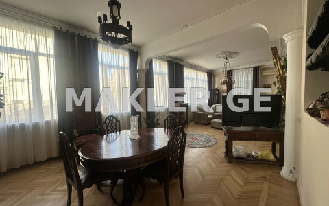  Kiralık 4   Daire in Vake dist.  in Janashvili st. 