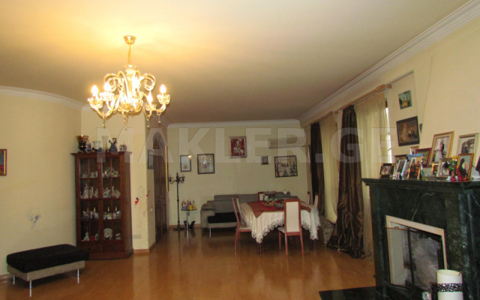  出售 出租 5 room  公寓 瓦凯区  in Mtskheta st. 