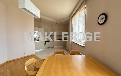  Сдаётся 3 комнатная  Квартира в Ваке  на ул. Т.Табидзе 