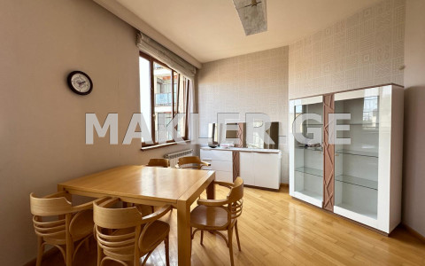  Сдаётся 3 комнатная  Квартира в Ваке  на ул. Т.Табидзе 