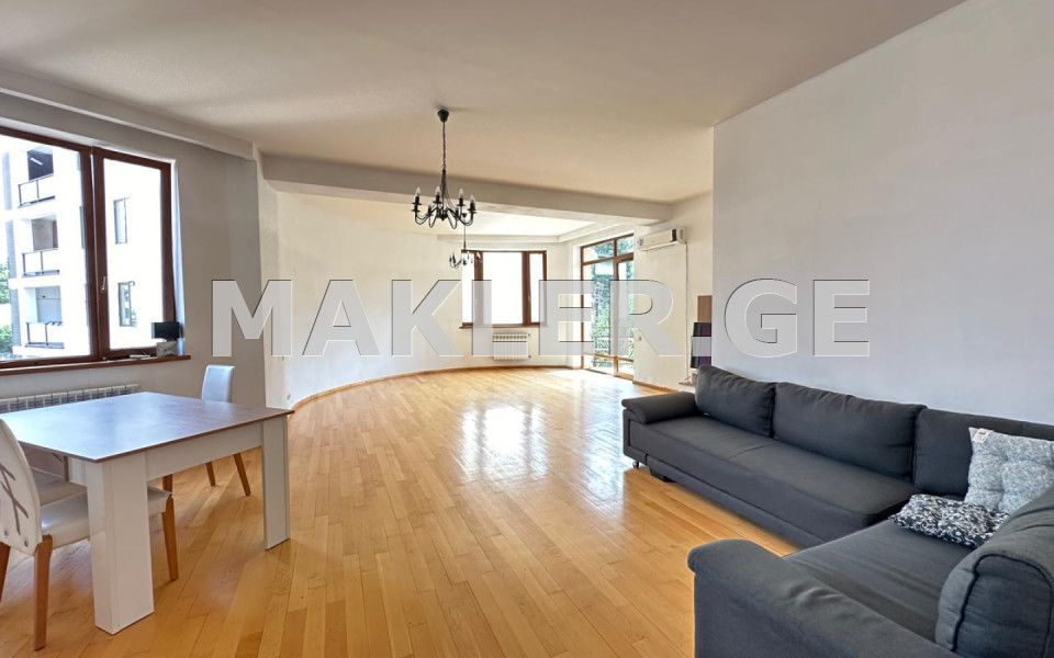  Сдаётся 3 комнатная  Квартира в Ваке  на ул. Т.Табидзе 