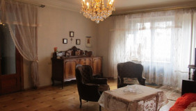 For Sale 5 room  Apartment in Vake