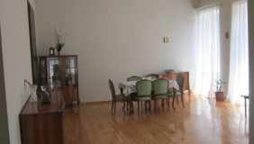 For Sale 5 room  Apartment in Chugureti dist.