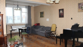 Продается 4 комнатная  Квартира в Ваке