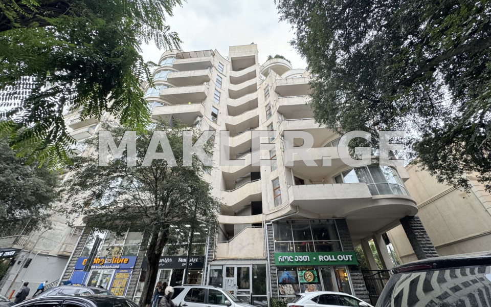  For Sale 3 room  Apartment in Vake dist.  in Paliashvili st. 