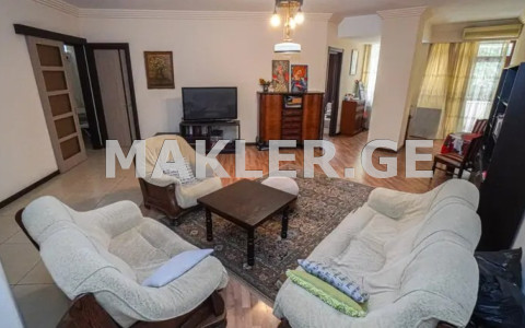  For Sale 3 room  Apartment in Vake dist.  in Paliashvili st. 