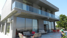 For Sale 420 m² space Private House in Shindisi