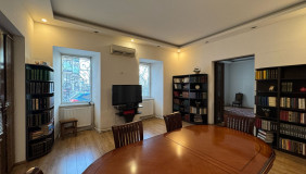 Kiralık 120 m²  Büro & Ofis in Mtatsminda dist. (Old Tbilisi)