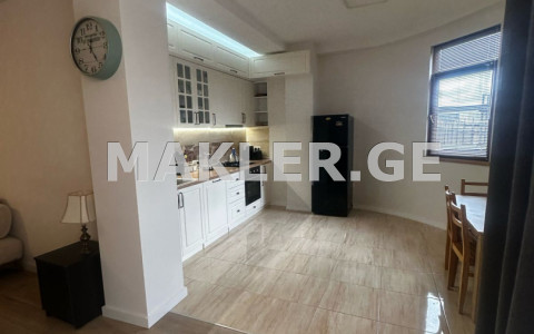  ქირავდება 3 ოთახიანი  ბინა ვერაზე  ჭოველიძის ქუჩაზე 