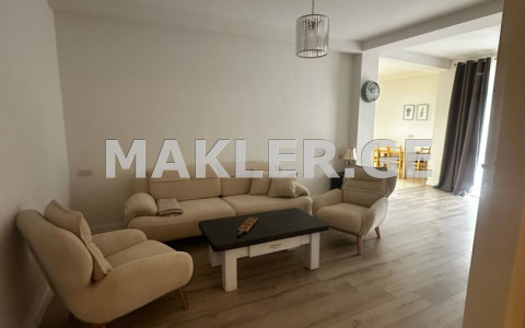  ქირავდება 3 ოთახიანი  ბინა ვერაზე  ჭოველიძის ქუჩაზე 