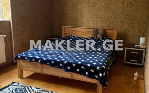  ქირავდება 4 ოთახიანი  ბინა ვაკეში  შროშის ქუჩაზე 