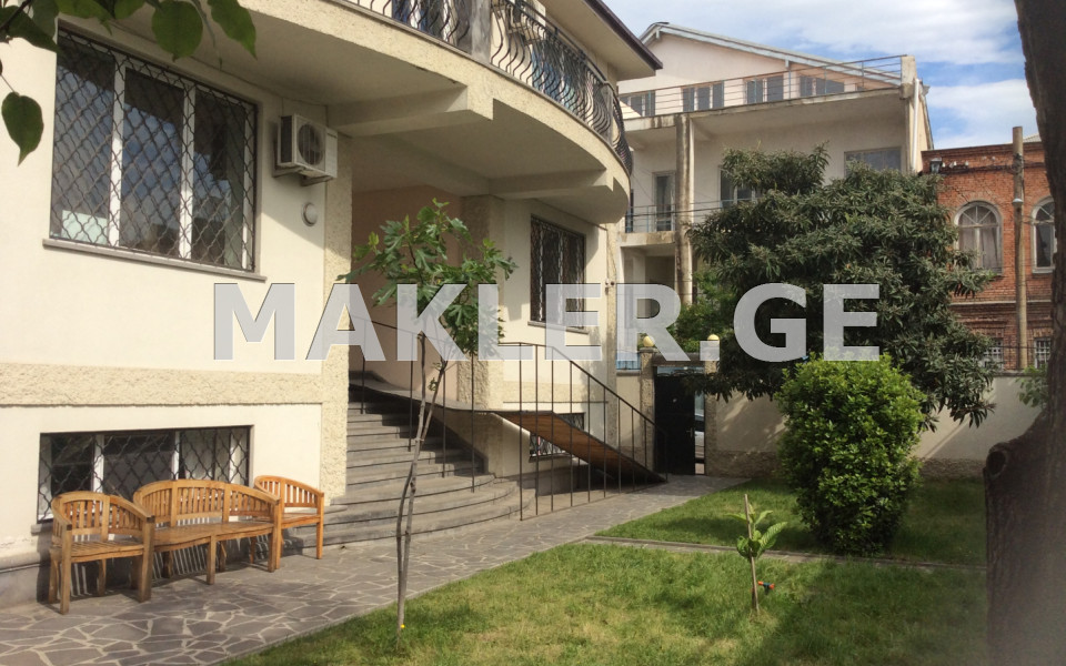  ქირავდება 550 m² ფართობის ოფისი ვეძისში