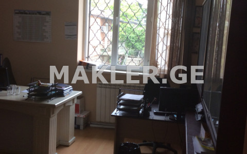  ქირავდება 550 m² ფართობის ოფისი ვეძისში