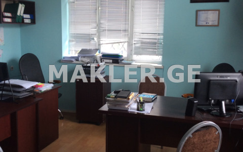  ქირავდება 550 m² ფართობის ოფისი ვეძისში