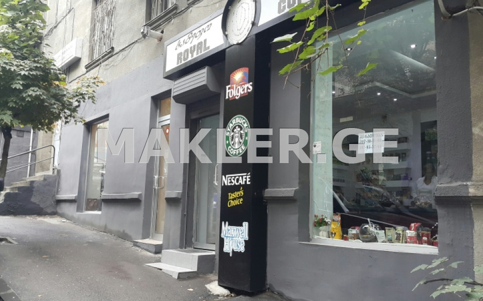  იყიდება 102 m² ფართობის კომერციული ფართი ვაკეში  კავსაძის ქუჩაზე 
