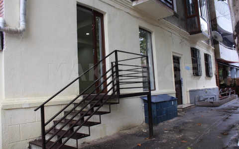  For Rent 100 m² space Commercial space in Vake dist.  on Ir. Abashidze st. 