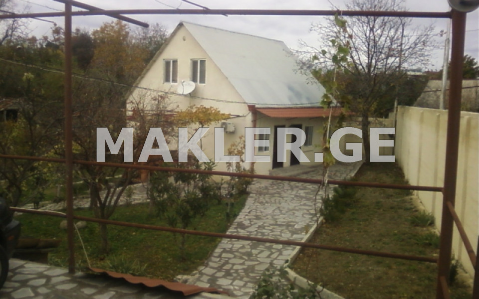  იყიდება 1500 m² ფართობის საკუთარი სახლი დამპალოს დასახლებაში  კაკლიანის ქუჩაზე 