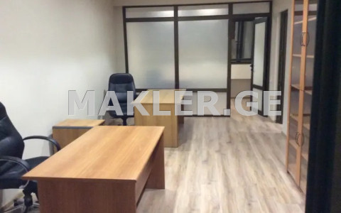  ქირავდება 90 m² ფართობის ოფისი საბურთალოზე  ნუცუბიძის ქუჩაზე 
