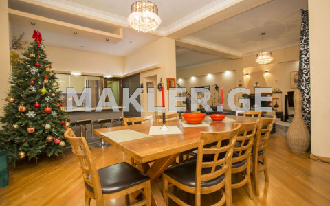  For Sale 210 m² space Private House in Saburtalo dist.  in Kartozia st. 
