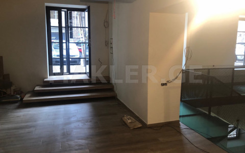  出售 出租 330 m² space 商业地产 瓦凯区  in Mosashvili st. 