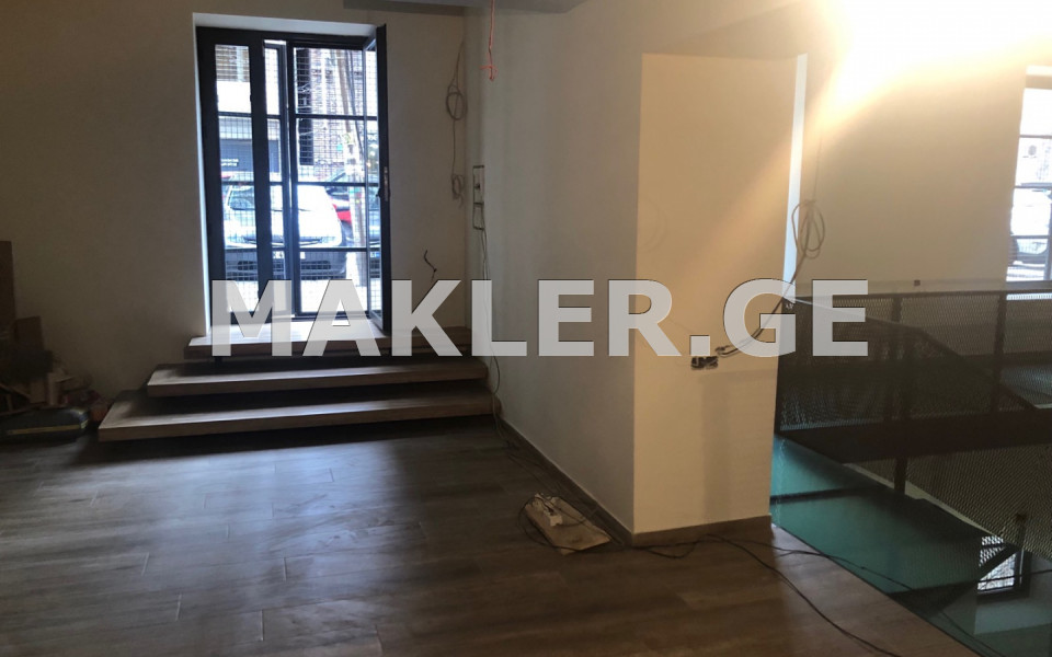  იყიდება ქირავდება 330 m² ფართობის კომერციული ფართი ვაკეში  მოსაშვილის ქუჩაზე 