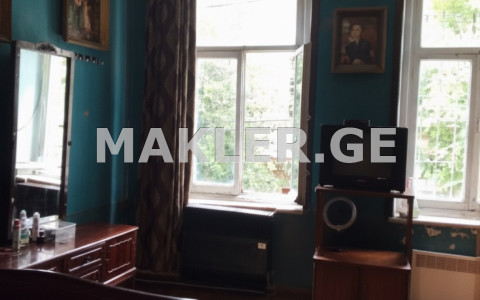  للبيع 3 room  الشقة في منطقة فيرا  in Barnovi st. 
