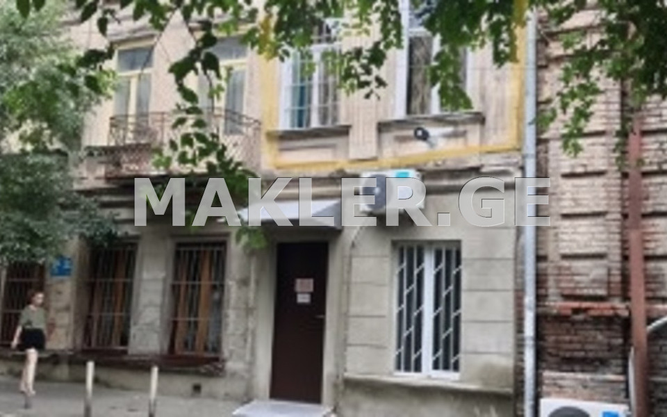  للبيع 3 room  الشقة في منطقة فيرا  in Barnovi st. 