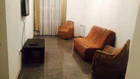 ქირავდება 2 ოთახიანი  ბინა ვაკეში