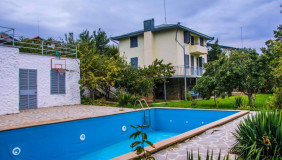 For Sale 300 m² space Country house in Tsavkisi