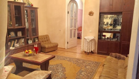 For Sale 6 room  Apartment in Chugureti dist.