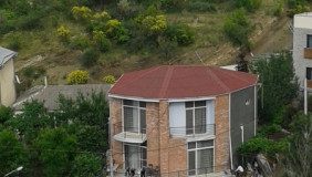 იყიდება 187 m² ფართობის საკუთარი სახლი ვაკეში