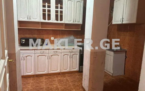  Продается 4 комнатная  Квартира в Сабуртало  на ул. Мицкевича 