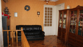 For Sale 5 room  Apartment in Vake dist.