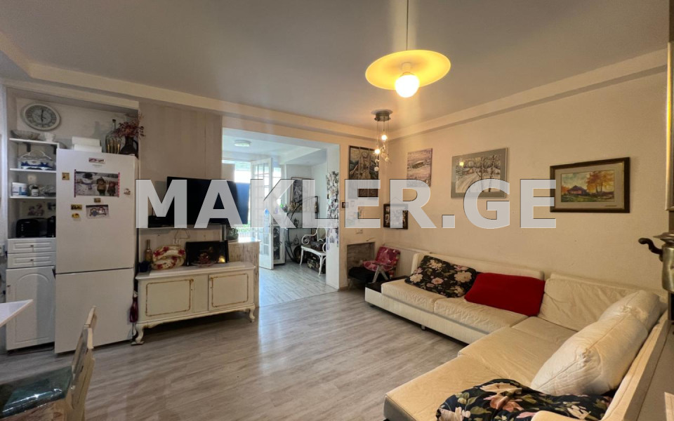  出售 3 room  公寓 瓦凯区  on Tamarashvili st. 