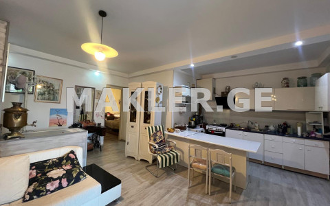  出售 3 room  公寓 瓦凯区  on Tamarashvili st. 