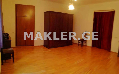  ქირავდება 170 m² ფართობის საკუთარი სახლი ვაკეში  შატბერაშვილის ქუჩაზე 