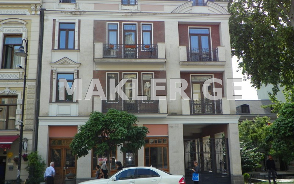  Сдаётся 180 m² площадь Коммерческая площадь в Чугурети  на пр. Агмашенебели 