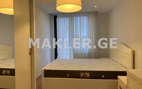  ქირავდება 3 ოთახიანი  ბინა ვაკეში  ფალიაშვილის ქუჩაზე 