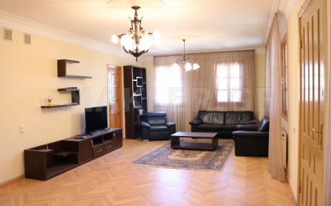  Kiralık 300 m²  Villa in Vake dist.  in Marabda st. 