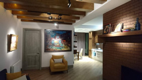 ქირავდება 3 ოთახიანი  ბინა მთაწმინდაზე (ძველ თბილისში)